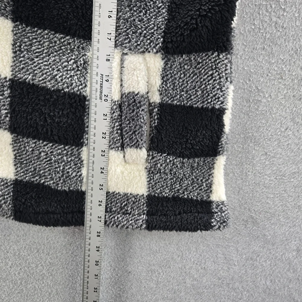 Maurices Women Vest XXL Black Check Fleece Coastal Grandmother Zipper Pocket NWT